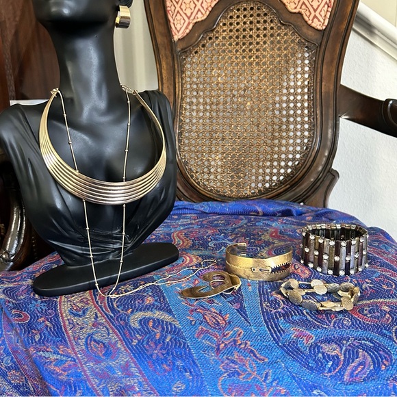 Gold plated necklace bracelet accessory lot - Picture 6 of 10